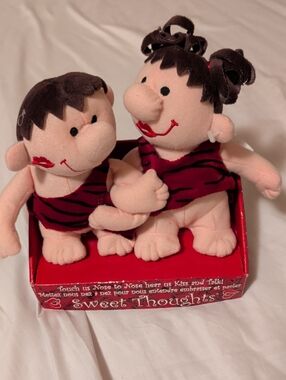Vintage Dan Dee Sweet Thoughts Caveman Couple Nose-to-Nose Kiss & Talk Plush Set
